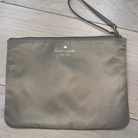 Kate spade wristlet/clutch gray/taupe color large - Picture 1 of 4